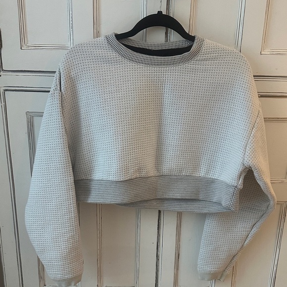Nike Tops - Nike cropped crew